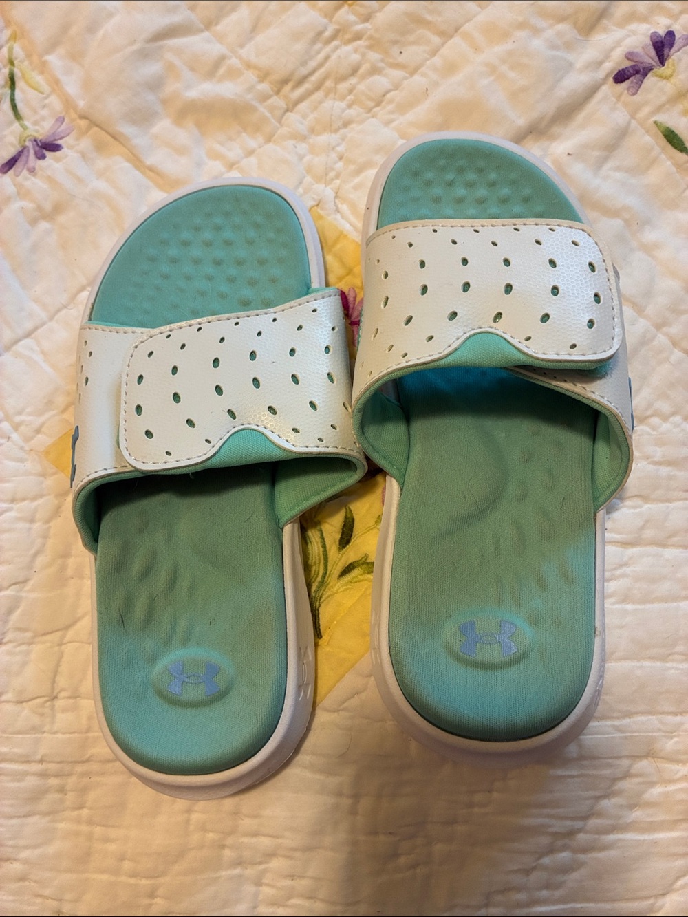 Under Armour Kids Mint Green and White Slide Sandals-NWOT